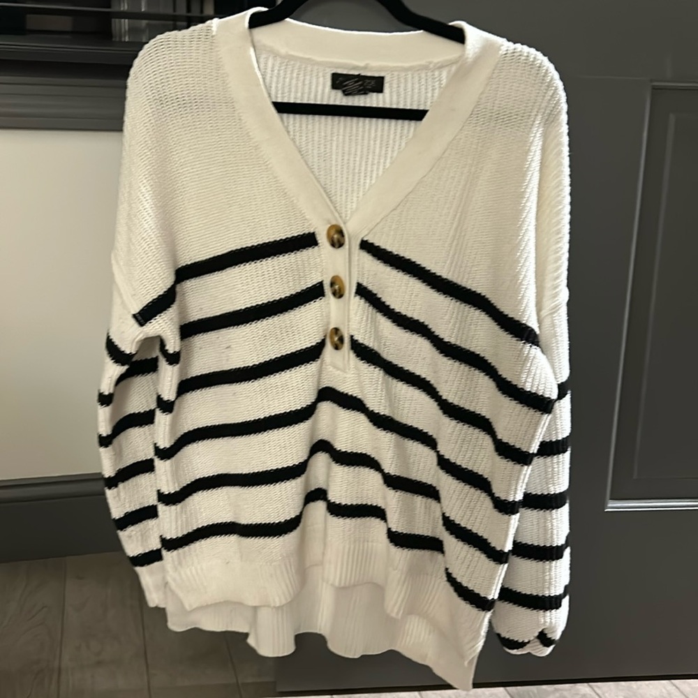 Rachel Zoe sweater size M